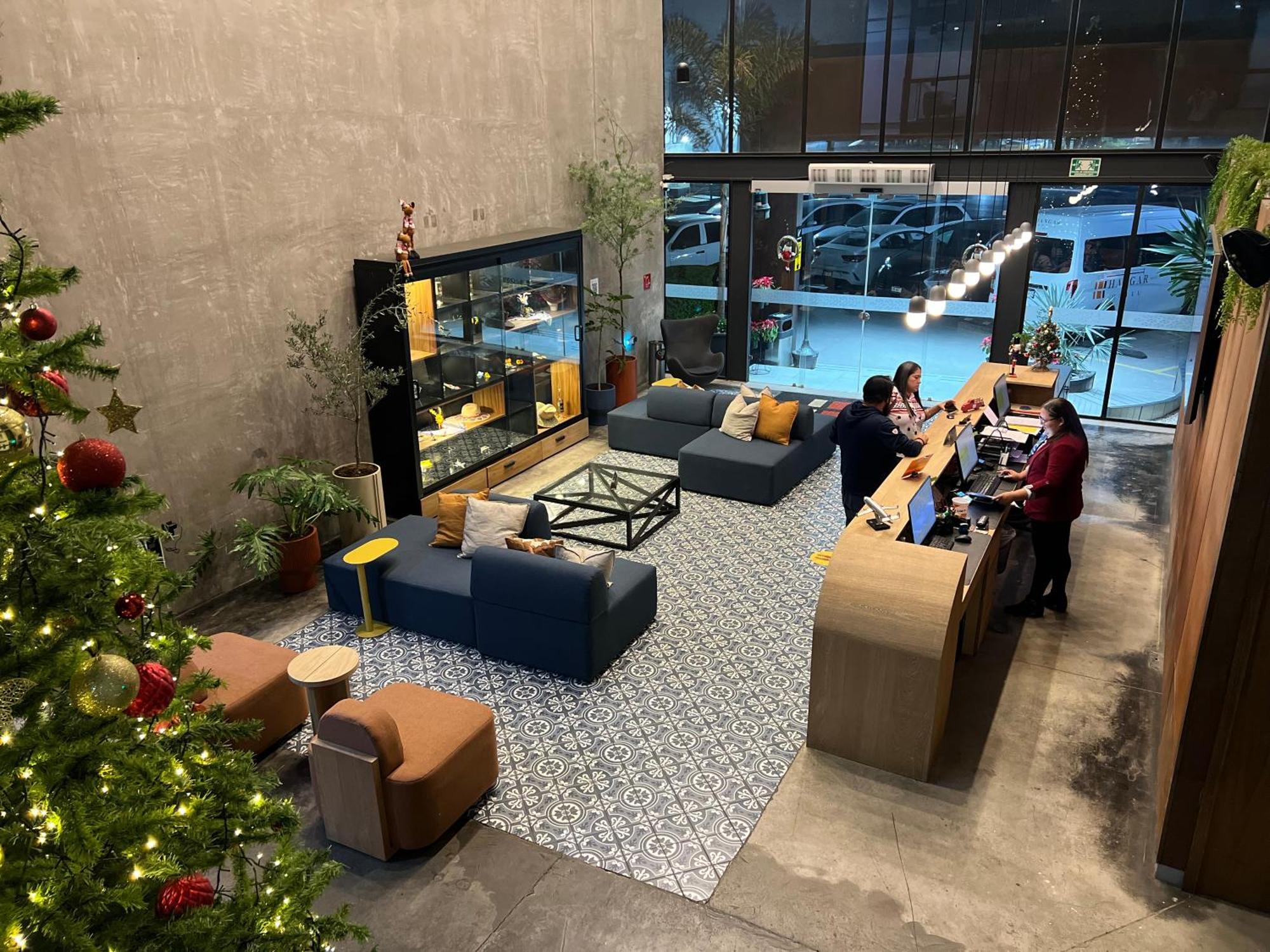 Hangar Select Aeropuerto Guadalajara Las Pintas Екстериор снимка